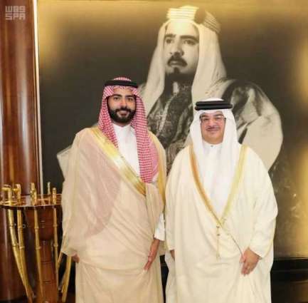 وزير شؤون الديوان الملكي البحريني يلتقي سفير خادم الحرمين الشريفين