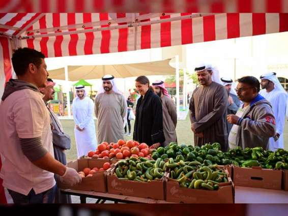 Food Security Minister visits farmer's market in Abu Dhabi