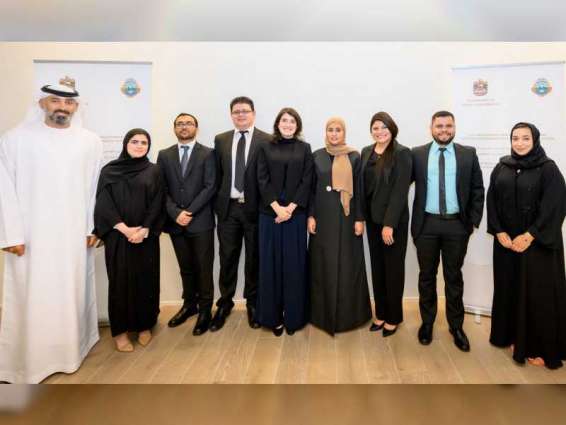 Ohoud Al Roumi briefs Costa Rican delegation on UAE government experience