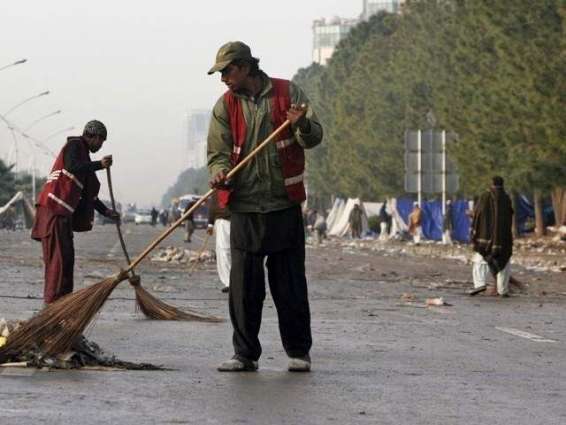 Sanitation workers' conditions linked to suicide attempts