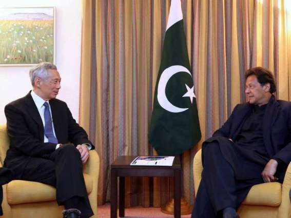 Prime Minister Imran Khan meets Singapore premier, Azerbaijan president in Davos