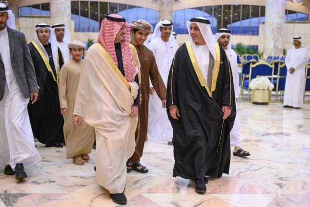 وزير الداخلية الإماراتي يصل إلى الرياض
