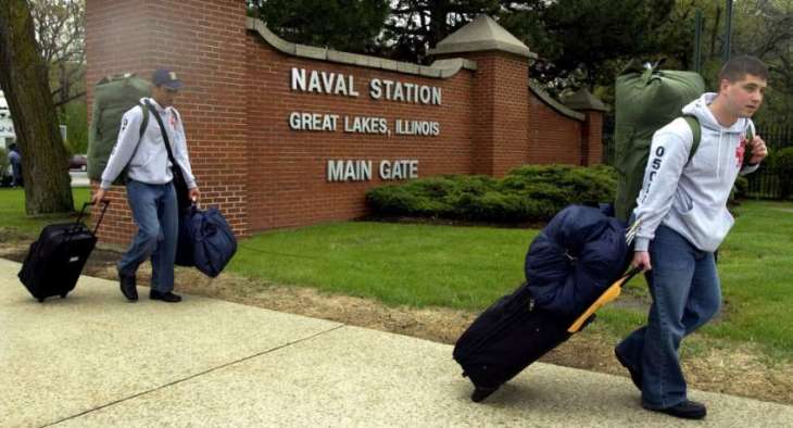 US Naval Station in Illinois on Lockdown Amid Search For Gate Runner - Navy