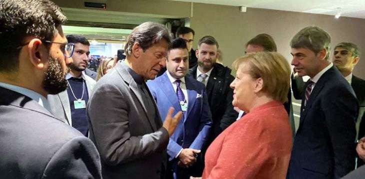 رئیس الوزراء الباکستاني عمران خان یتلقی دعوة من المستشارة الألمانیة أنجیلا میرکل لزیارة الألمانیا