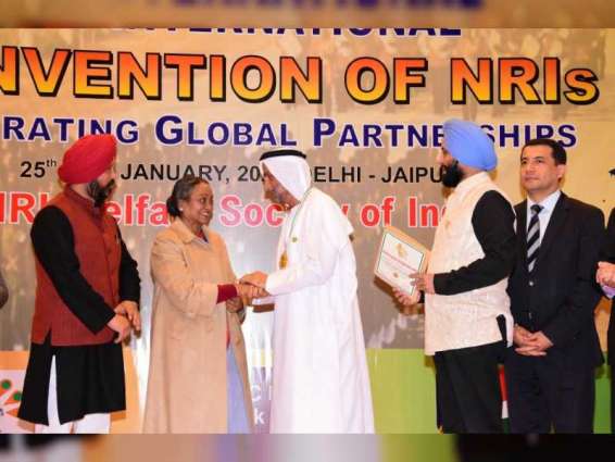 "رئيس المجلس العالمي للتسامح" يحصل على وسام المهاتما غاندي