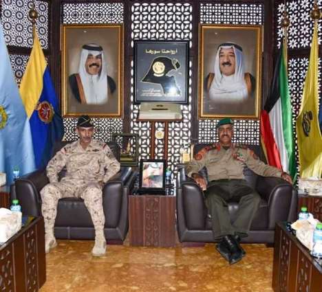 سمو رئيس هيئة التعليم والتدريب بوزارة الحرس الوطني يلتقي رئيس الأركان العامة للجيش الكويتي