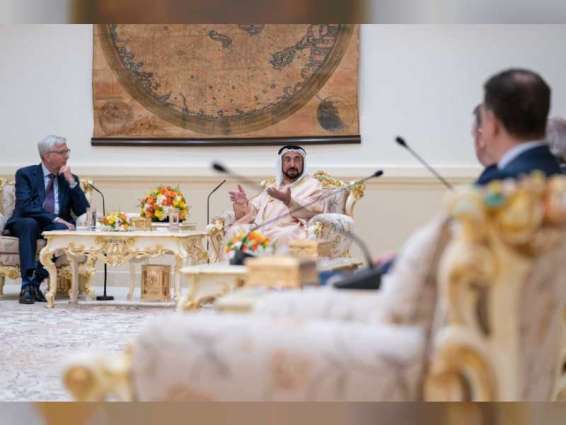 Sharjah Ruler receives delegation from University of Cambridge