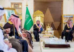 سمو أمير القصيم يلتقي رئيس وأعضاء اللجنة الوطنية التجارية بمجلس الغرف السعودية