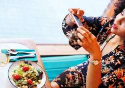 How Your Social Media Feed Can Impact Your Diet
