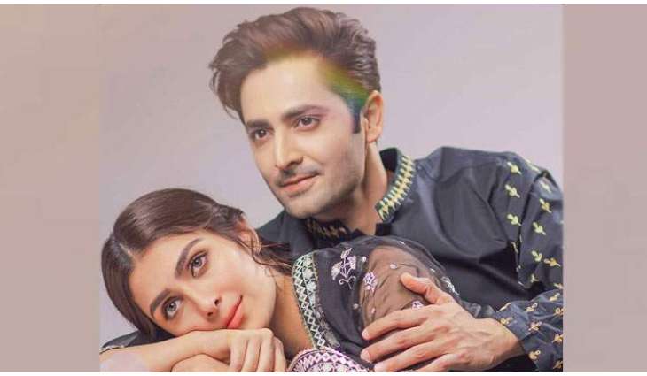 Ayeza Khan, Danish Taimoor shower love, affection on each other