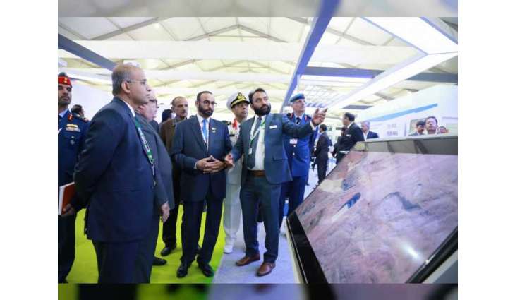 البواردي يلتقي وزير الدفاع الهندي و يزور معرض" DEFEXPO 2020 "