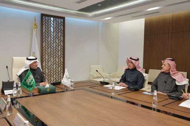 الدكتور الربيعة يلتقي نائب رئيس الصندوق السعودي للتنمية الصناعية