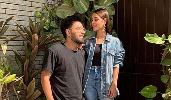 Yasir Hussain, Iqra Aziz extend gratitude to friend for prayers
