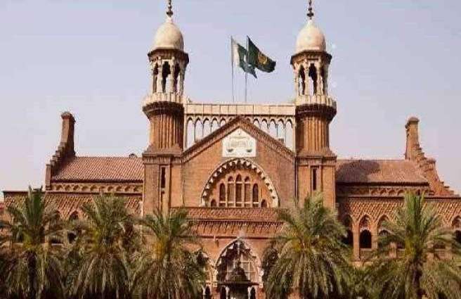 Lahore High Court stops departmental stores from using shopping bags