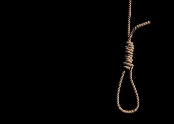20 years old boy commits  suicide in Mananwala 