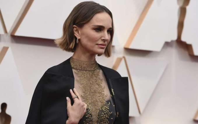 Rose McGowan blasts Natalie Portman Oscars cape, calls her a 'fraud'