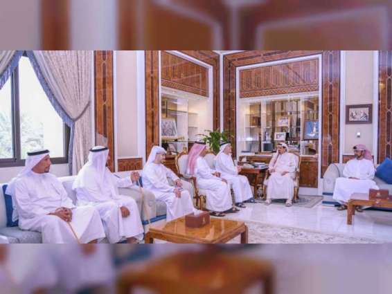 حاكم عجمان يطلع على خطط وأهدف صندوق خليفة لدعم الشباب