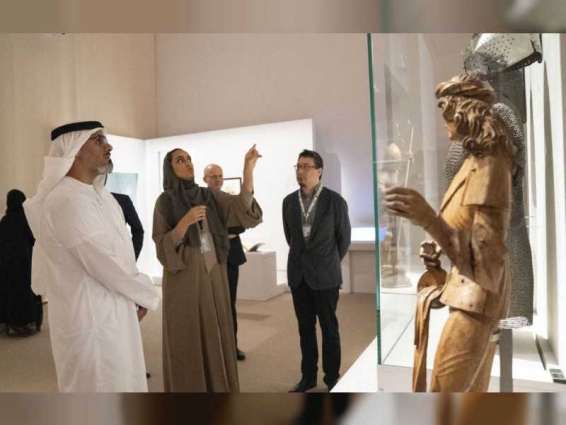 خالد بن محمد بن زايد يزور معرض "فن الفروسية بين الشرق والغرب"