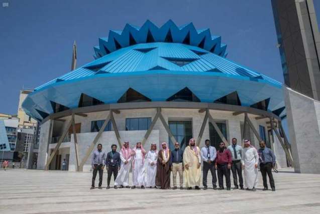 وفد الشؤون الإسلامية يزور مشروع جامع الملك سلمان بالعاصمة المالديفية