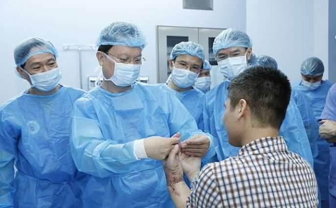 Vietnam Surgeons Complete 1st Ever Successful Hand Transplant From Living Donor - Reports