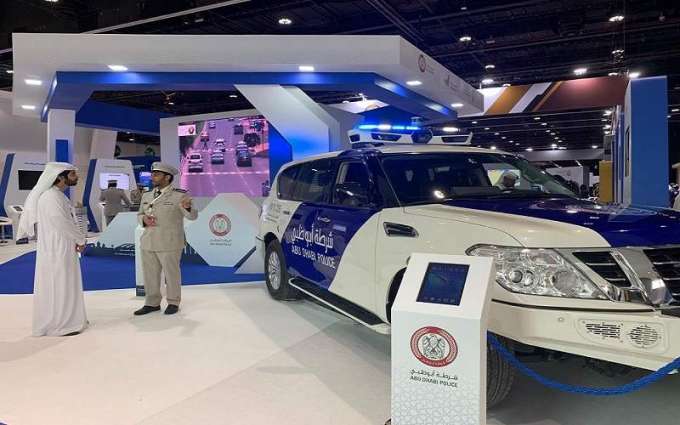 شرطة أبوظبي تعرض تقنيات متطورة في