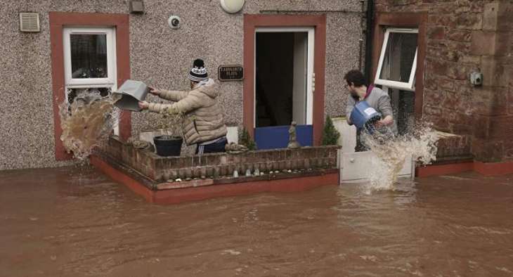 Homes in England Evacuated as Rivers Reach Record Levels After Month of Rain - Reports