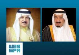 خادم الحرمين الشريفين يعزي ملك مملكة البحرين في وفاة الشيخ أحمد بن محمد آل خليفة