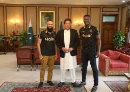 لاعب کریکیت دارین سامي یلتقي رئیس وزراء باکستان عمران خان