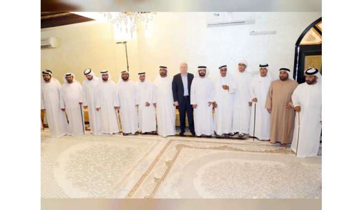 عبدالملك بن كايد القاسمي يحضر مأدبة غداء أقامها راشد بن حمدوه برأس الخيمة