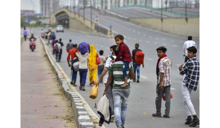 Caravan of Migrant Workers Flocks Back to India's Uttar Pradesh State Ahead of Lockdown
