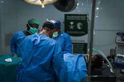الحملة الطبية لمركز الملك سلمان للإغاثة لجراحة المسالك البولية وجراحة الأطفال في سيئون تجري 14 عملية جراحية