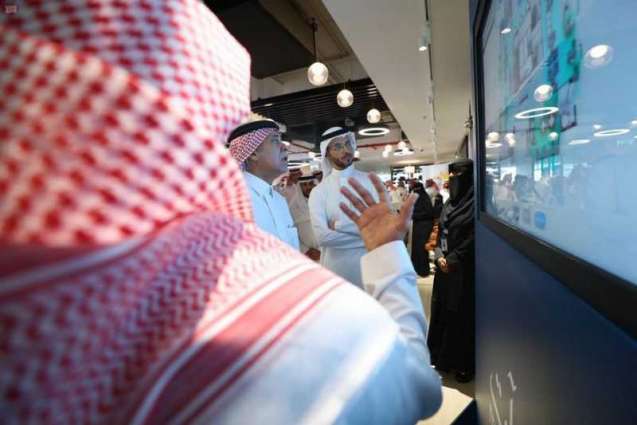 القصبي يدشن المركز السعودي للأعمال الاقتصادية وأكبر مركز لذكاء الأعمال