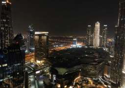 فنادق دبي تضيء واجهاتها و نوافذها بأشكال القلوب تضامنا مع العالم