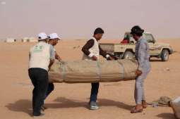 مركز الملك سلمان للإغاثة يوزع مساعدات غذائية وإيوائية في محافظة الجوف اليمنية