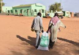 مركز الملك سلمان للإغاثة يواصل توزيع السلال الغذائية الرمضانية للأسر المحتاجة في السودان