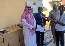 مركز الملك سلمان للإغاثة يسلم 50 طنًا من التمور هدية من المملكة لجمهورية موزمبيق