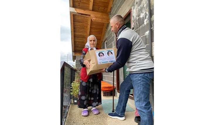 برنامج خادم الحرمين الشريفين لتفطیر الصائمین يواصل تقديم السلال الغذائية في عدة مدن بالبوسنة