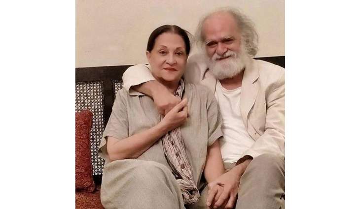 Photo of Samina Ahmad, Manzar Sehbai makes waves on social media