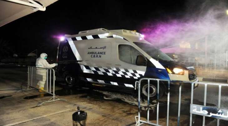 شرطة أبوظبي تنفذ 48383 عمليات تطهير لآليات نقل المصابين بفيروس 