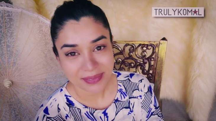 Komal Rizvi stars launches her YouTube Channel
