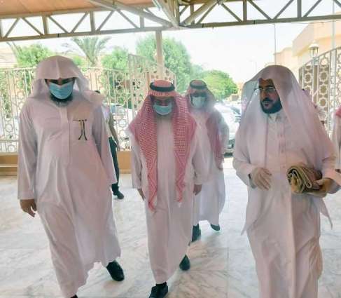 وزير الشؤون الإسلامية يتفقد عدداً من المساجد والجوامع بمدينة الرياض للتأكد من جاهزيتها قبل إعادة فتح المساجد الأحد القادم