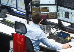 Russian Stock Indices Slightly Fall Amid Sluggish Oil Prices, Western Markets