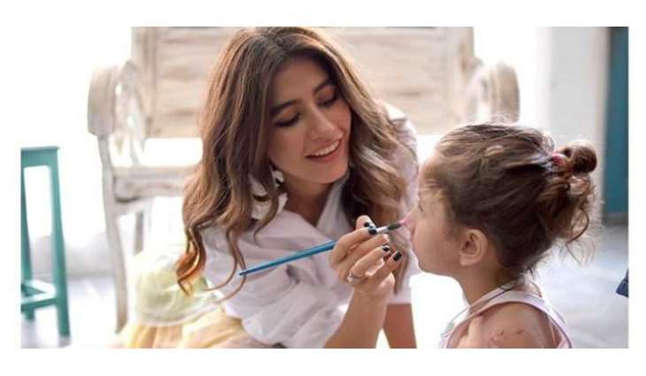 Syra Yousuf becomes top trend on Twitter after ex-husband’s wedding with Sadaf Kanwal