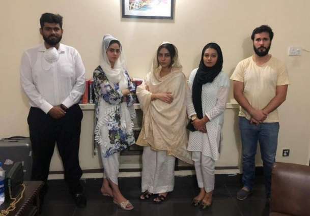 Uzma Khan withdraws case against Malik Riaz’s daughters