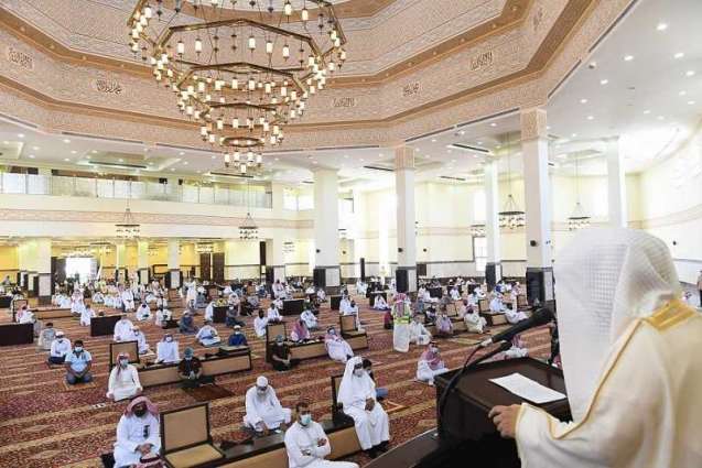 الشؤون الإسلامية بتبوك تشيد بإلتزام المصلين في صلاة الجمعة بالإجراءات الوقائية بعد آدائها في 367 مسجداً وجامعاً