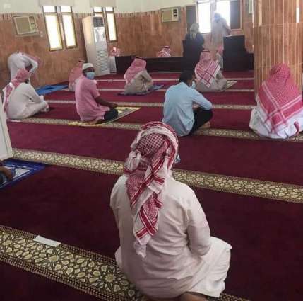 جوامع ومساجد محافظة أملج تستقبل المصلين لصلاة الجمعة وسط تطبيق الإجراءات الاحترازية