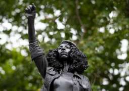 Slave Trader Monument Replaced by Statue of Black Lives Matter Protester in UK - Reports