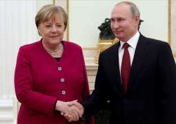 Putin Tells Merkel Kiev's Misinterpretation of Minsk Agreements Counterproductive