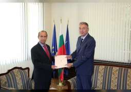 سفير الدولة لدى بلغاريا يقدم نسخة من أوراق اعتماده