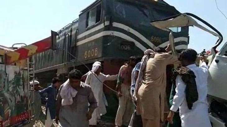 Bus With Sikh Pilgrims Hits Train in Pakistan's Punjab Province, 29 Killed - Reports